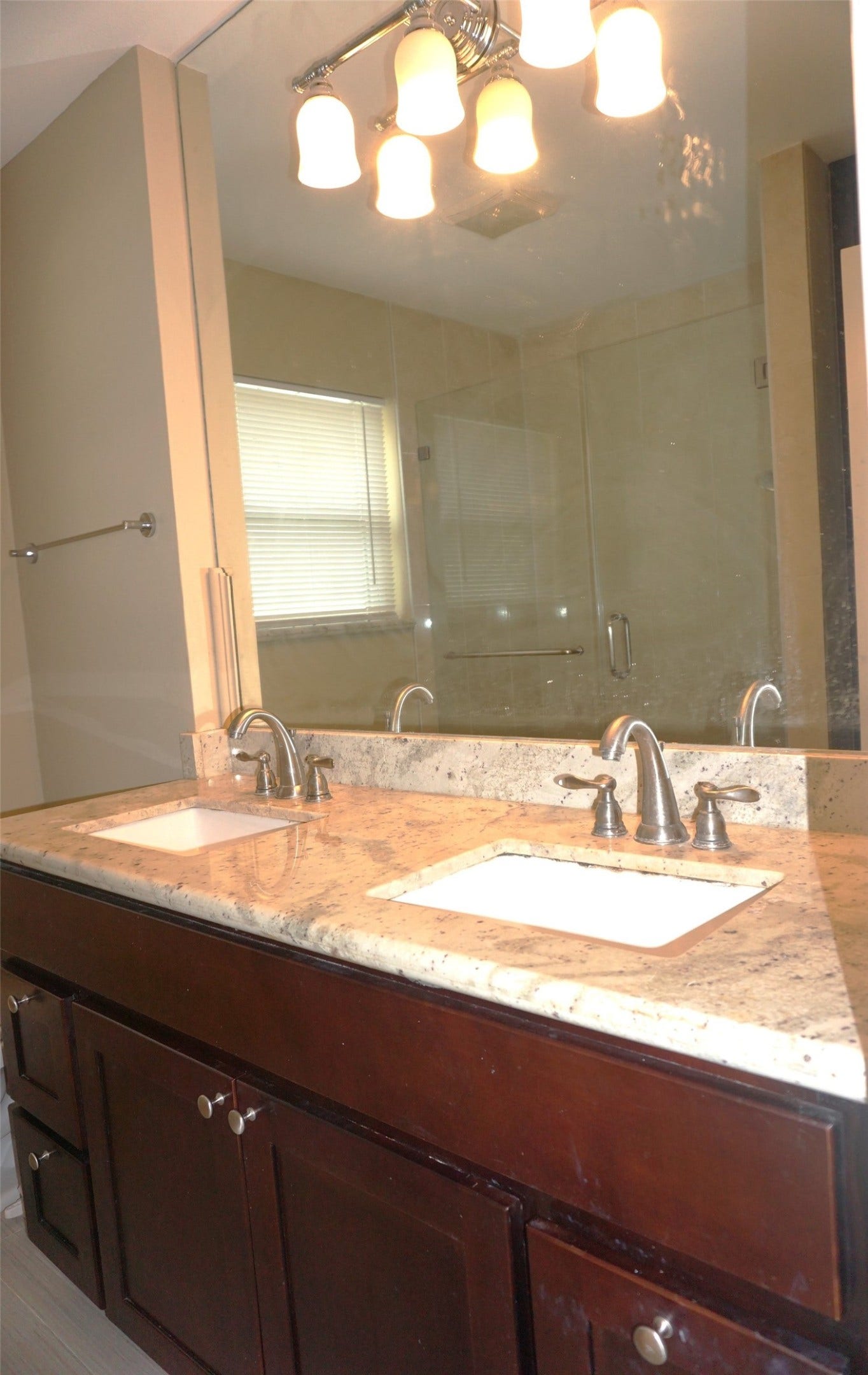 5422 Darnell Street, Houston, TX 77096 5422 Darnell Street, Houston, TX 77096