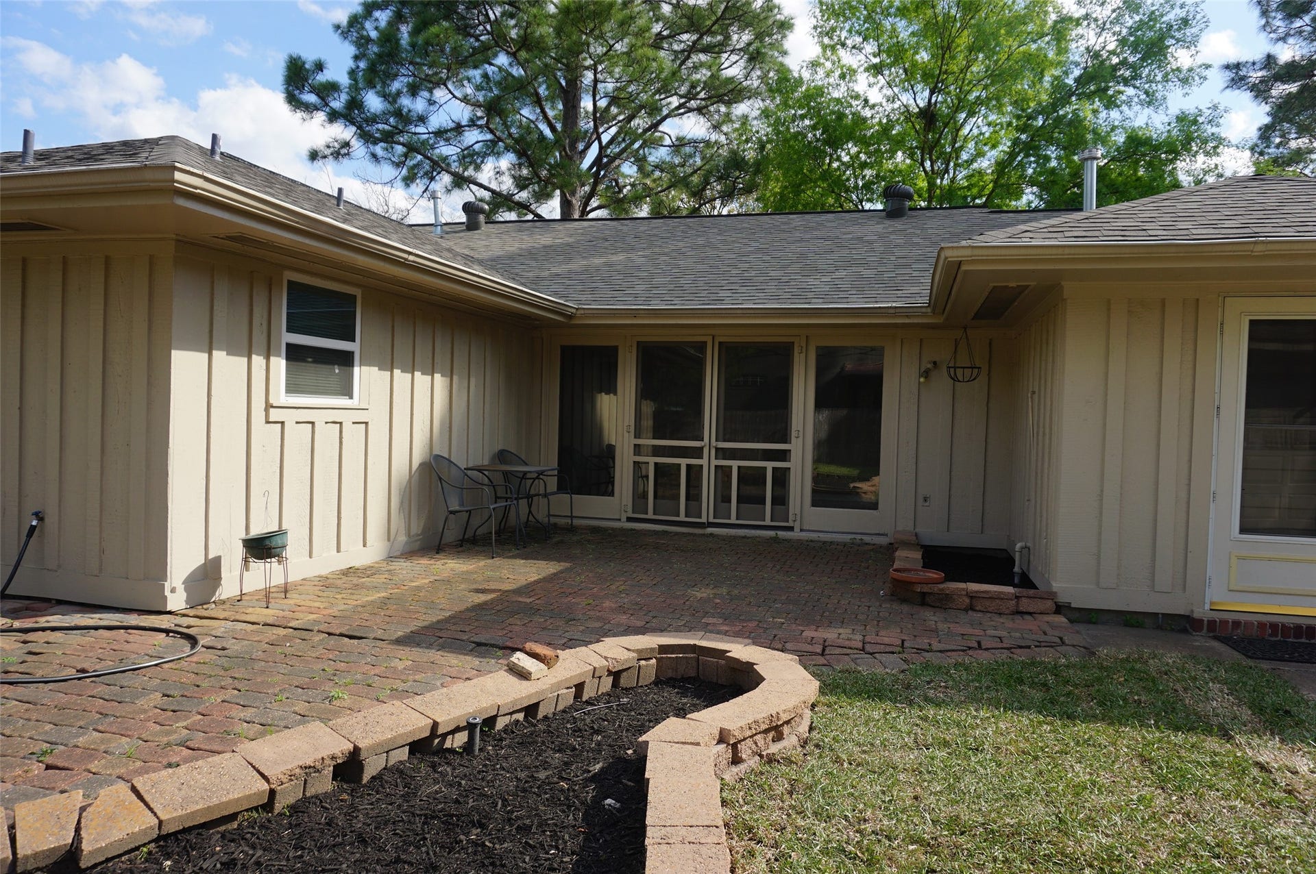 5422 Darnell Street, Houston, TX 77096 5422 Darnell Street, Houston, TX 77096