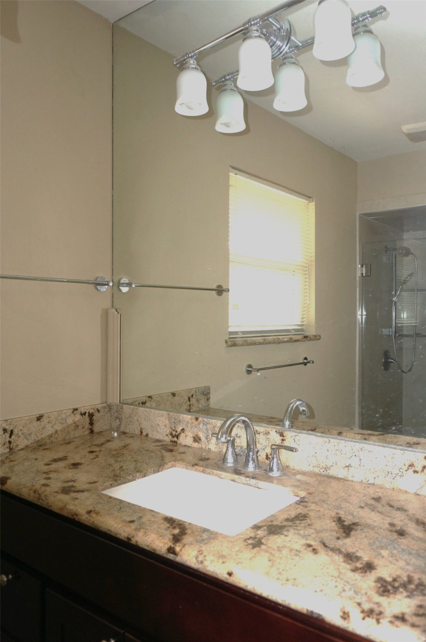 5422 Darnell Street, Houston, TX 77096 5422 Darnell Street, Houston, TX 77096