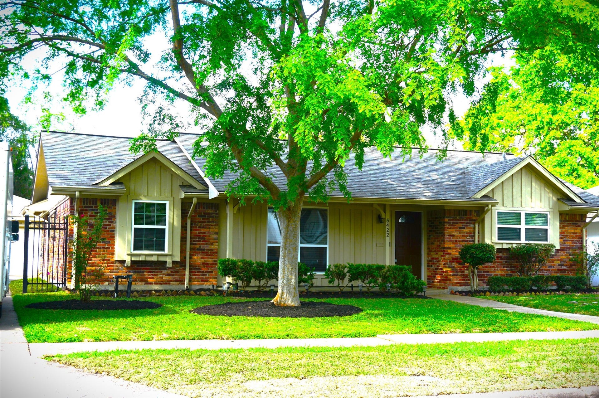 5422 Darnell Street, Houston, TX 77096 5422 Darnell Street, Houston, TX 77096