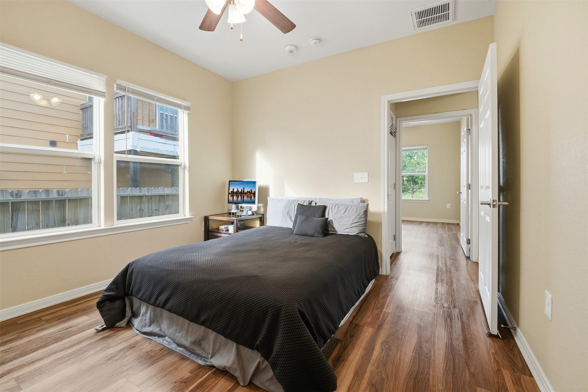 3030 Oakdale Street, Houston, TX 77004 3030 Oakdale Street, Houston, TX 77004