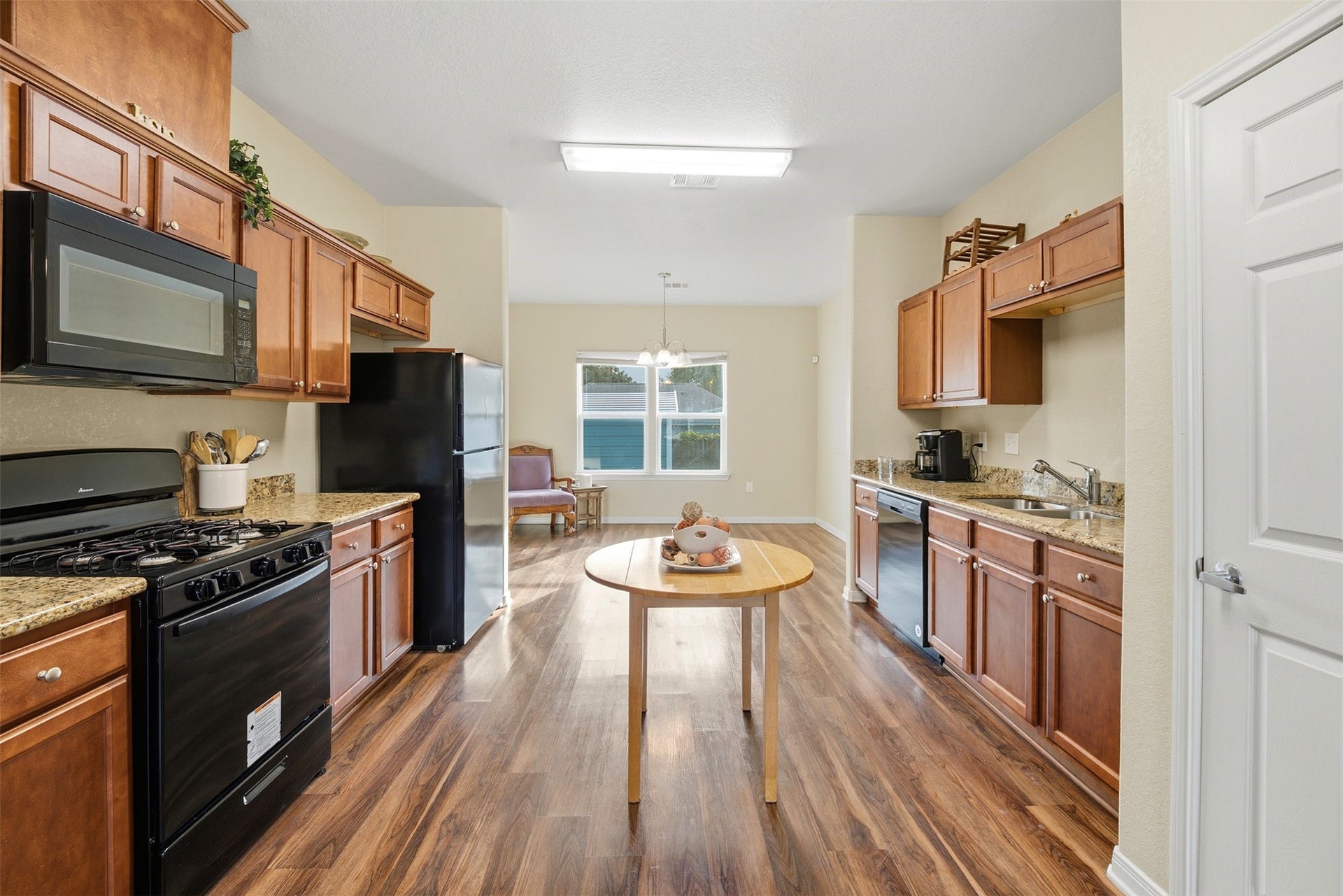 3030 Oakdale Street, Houston, TX 77004 3030 Oakdale Street, Houston, TX 77004