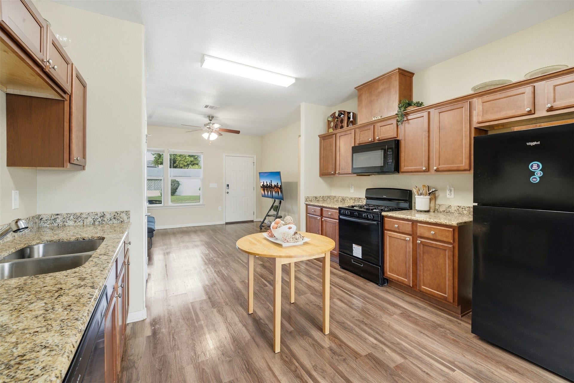 3030 Oakdale Street, Houston, TX 77004 3030 Oakdale Street, Houston, TX 77004