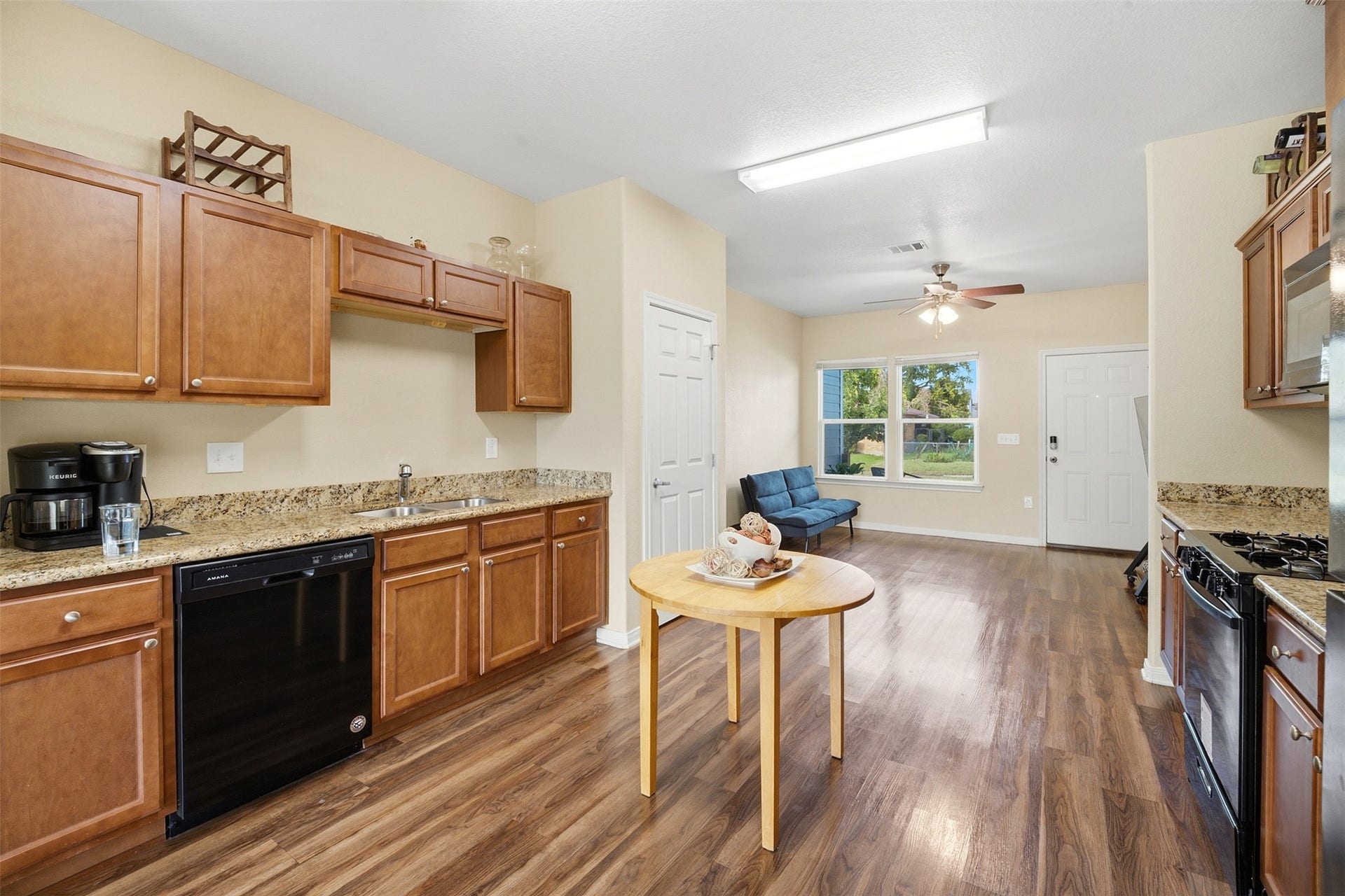 3030 Oakdale Street, Houston, TX 77004 3030 Oakdale Street, Houston, TX 77004