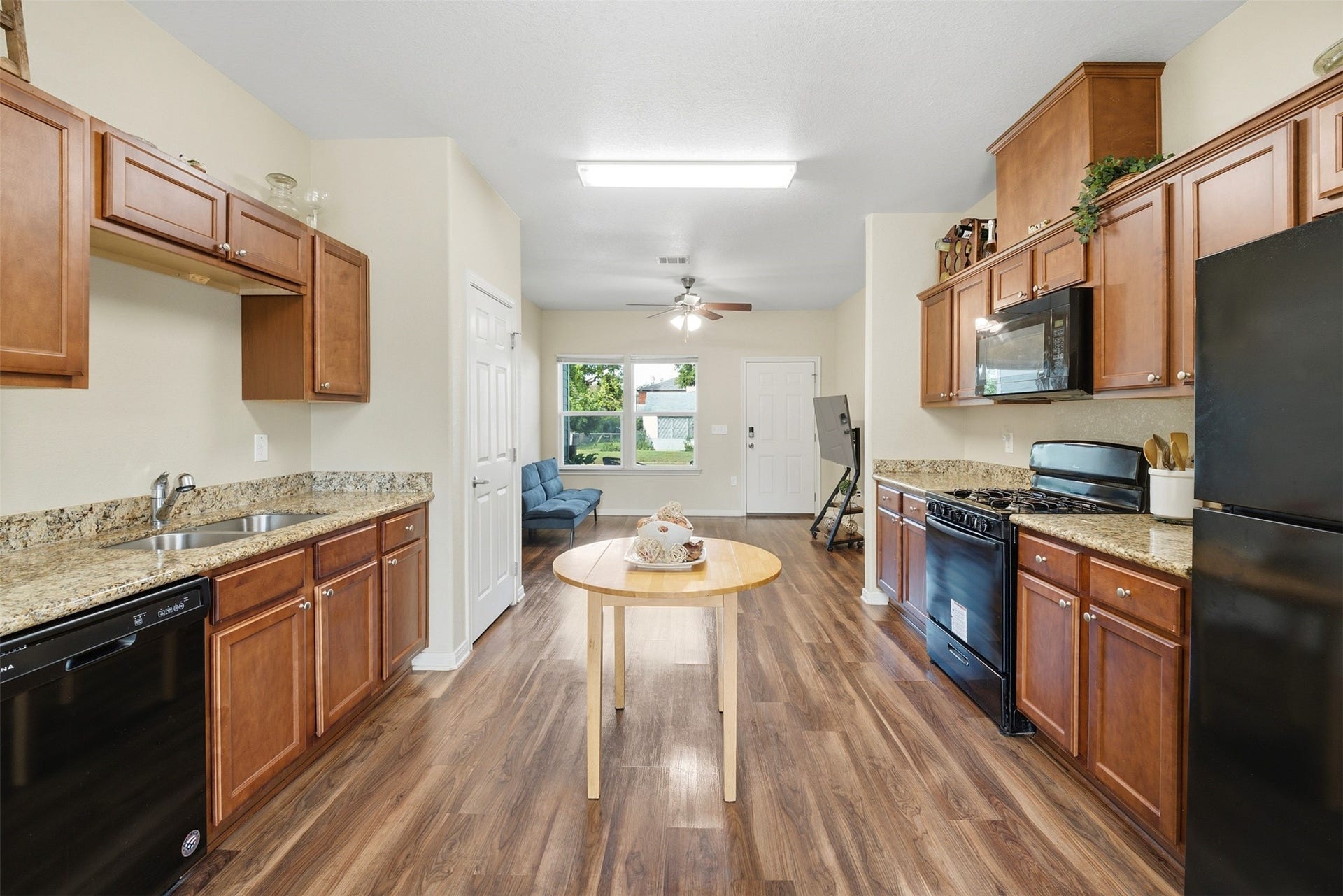 3030 Oakdale Street, Houston, TX 77004 3030 Oakdale Street, Houston, TX 77004