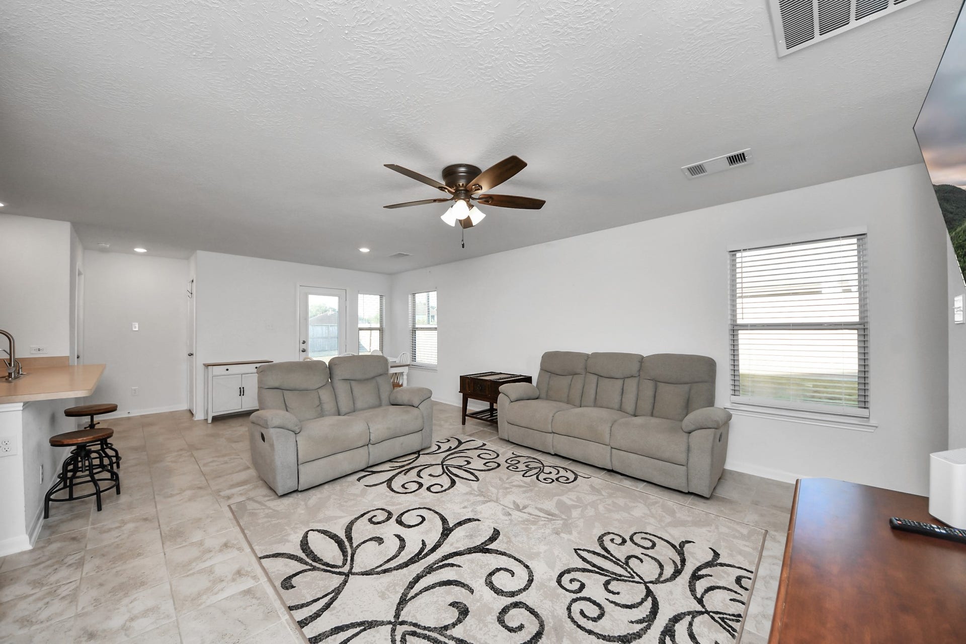 5924 Bluebonnet Lane, Rosenberg, TX 77469 5924 Bluebonnet Lane, Rosenberg, TX 77469