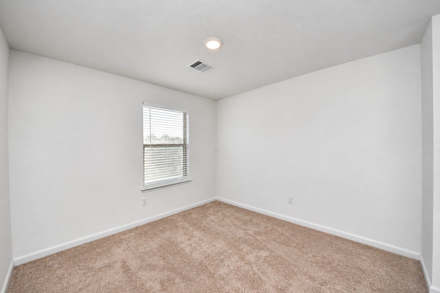 5924 Bluebonnet Lane, Rosenberg, TX 77469 Formal dining or can be used as an office space.