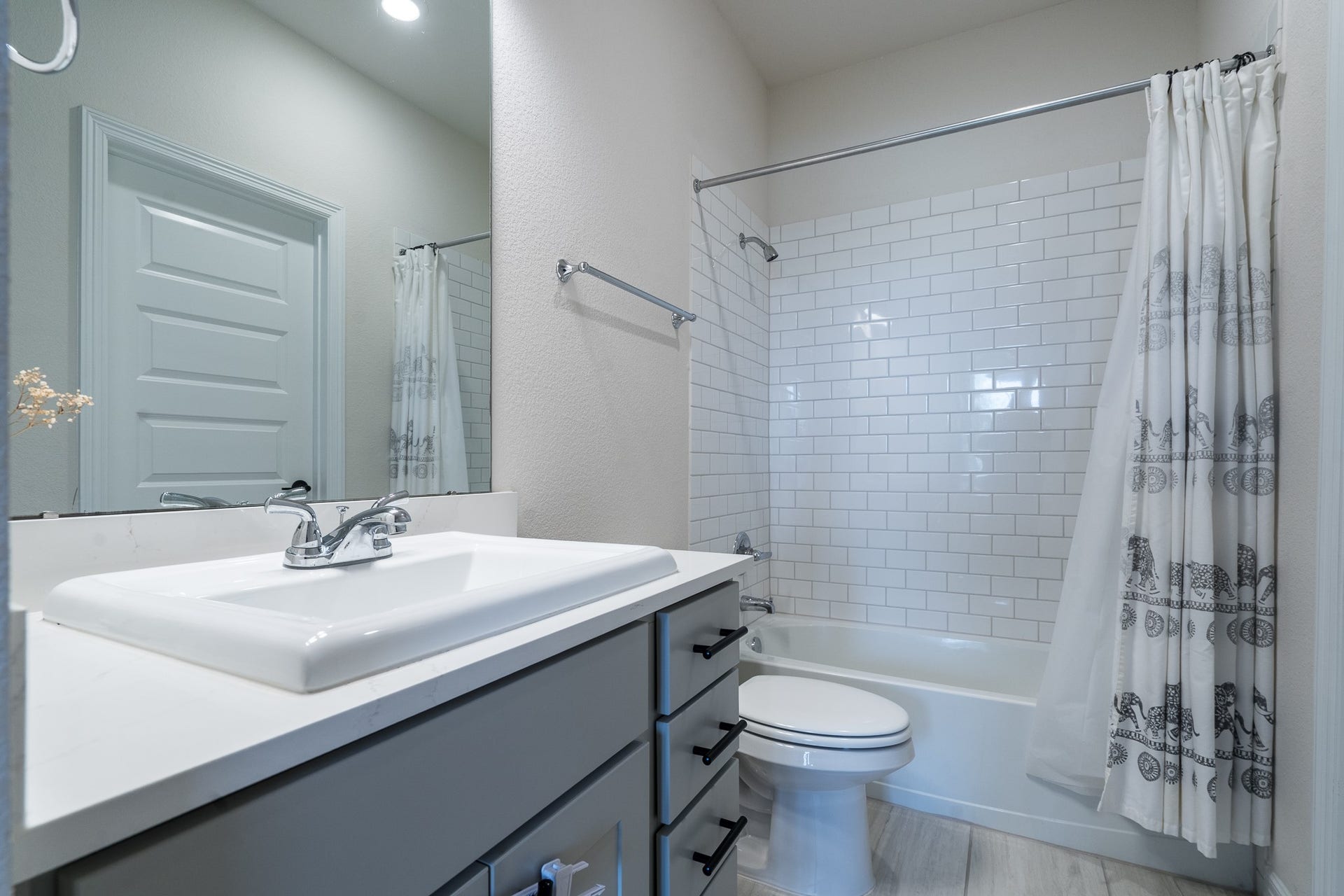 9403 Coleraine Court, Tomball, TX 77375 Full bathroom #1