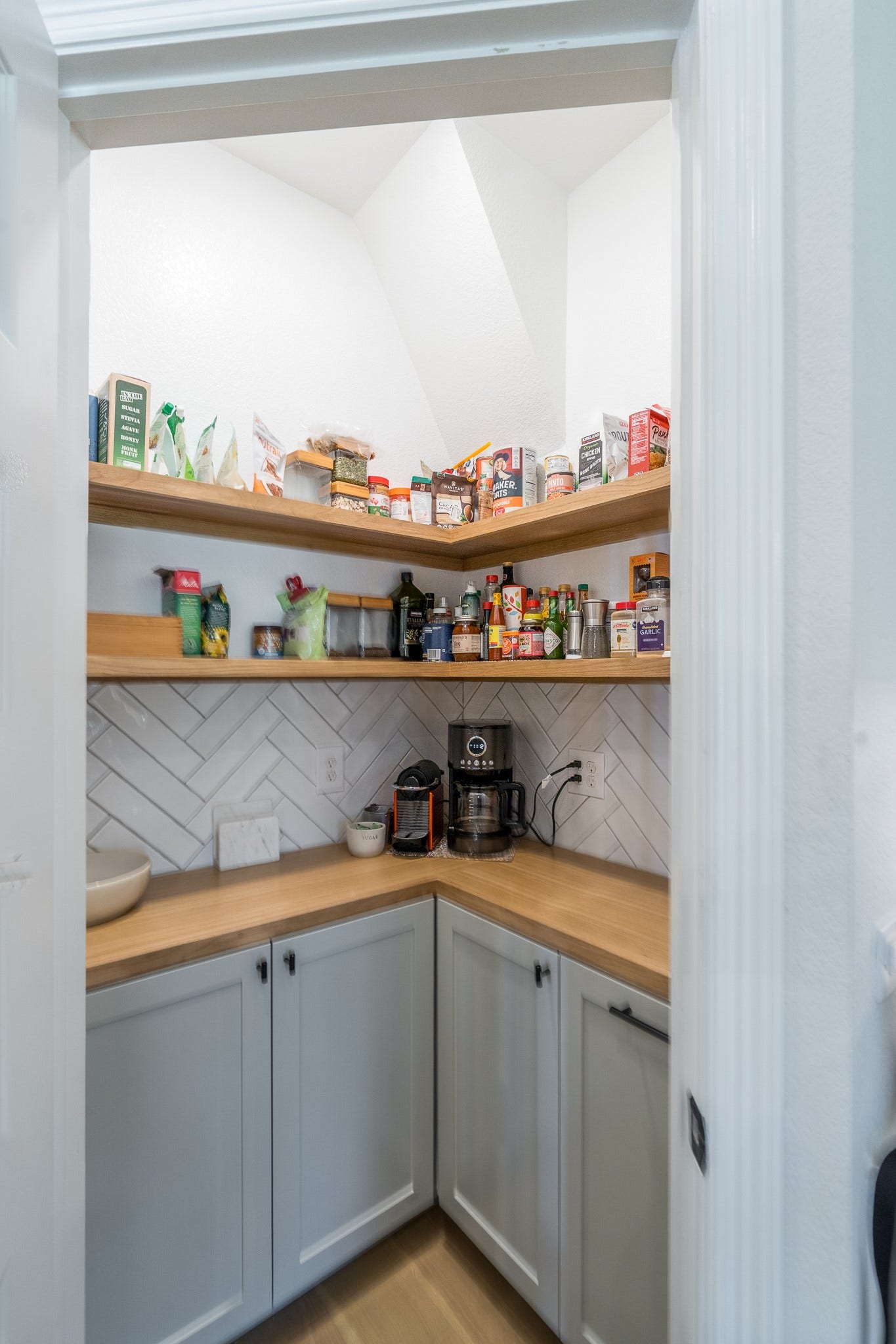 9403 Coleraine Court, Tomball, TX 77375 Upgraded pantry