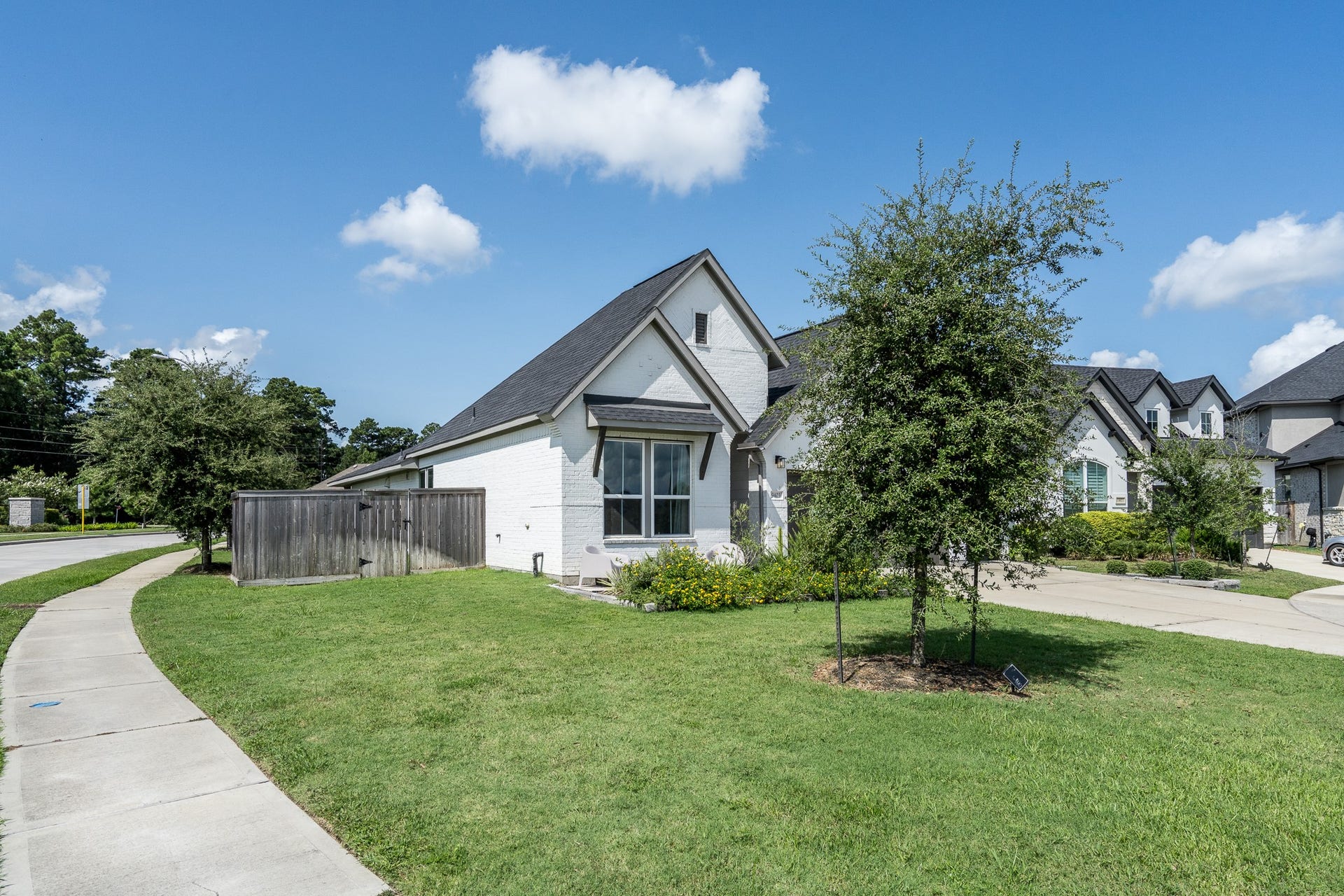 9403 Coleraine Court, Tomball, TX 77375 Modern yet classic elevation