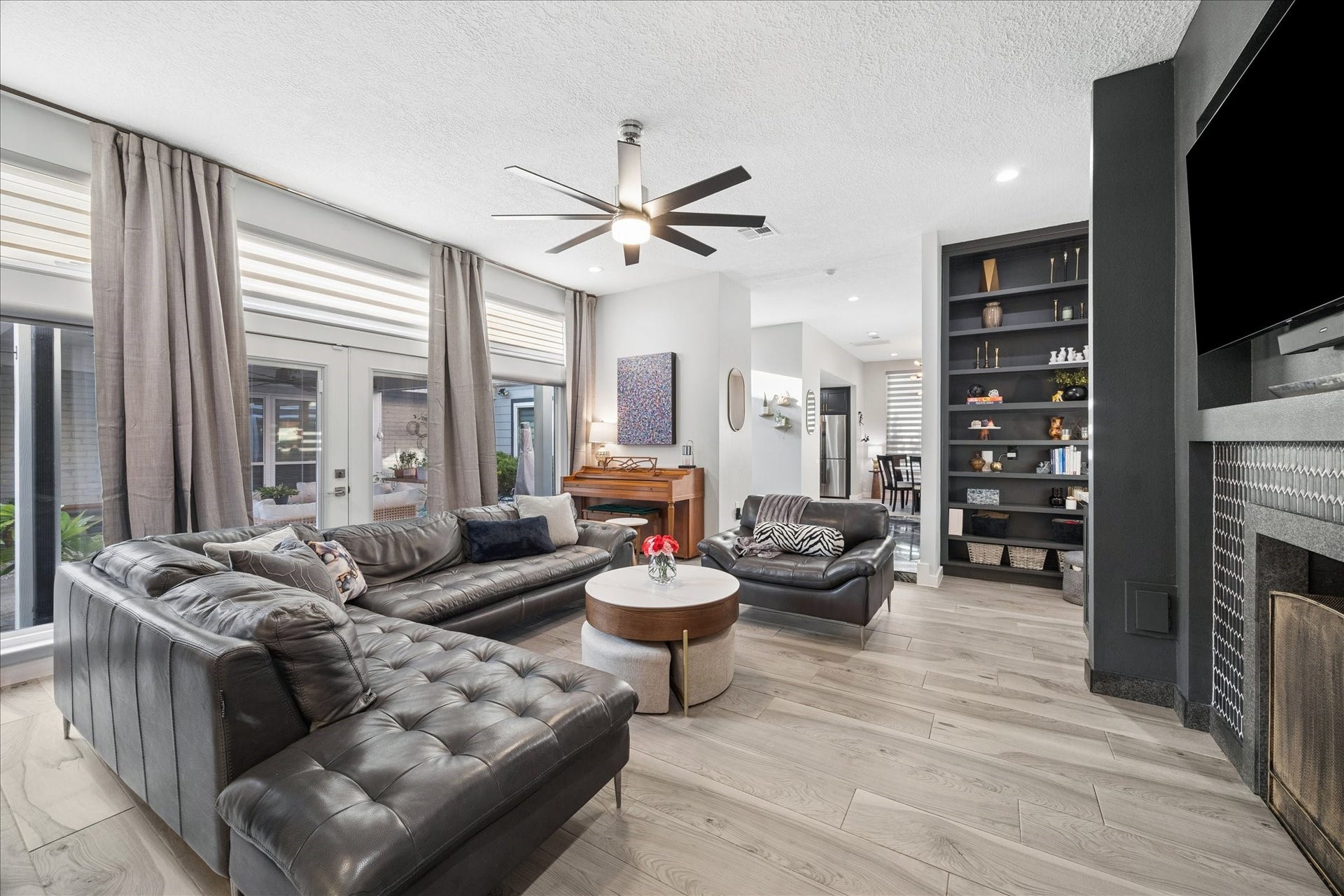 4531 Turf Valley Drive, Houston, TX 77084 Kick back and relax in this spacious living room.