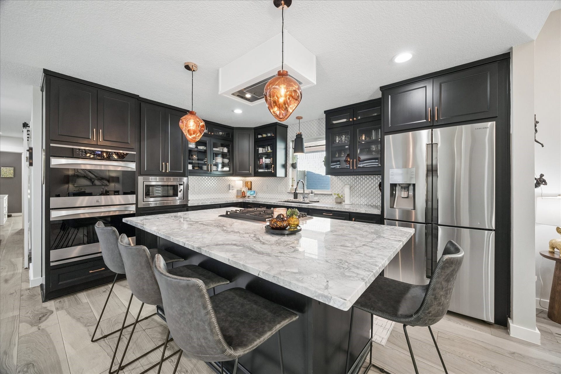 4531 Turf Valley Drive, Houston, TX 77084 Luxurious marble island kitchen