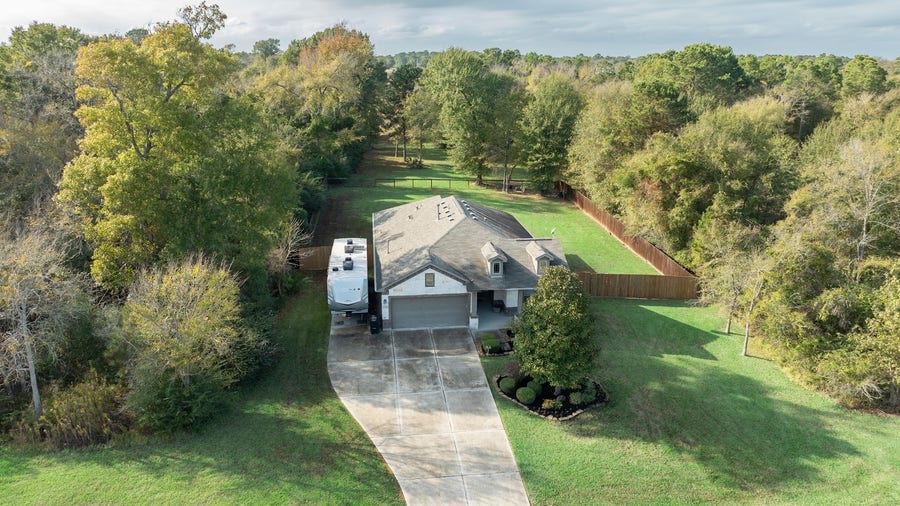 Property photo for 13874 Oak Manor Drive, Willis, TX