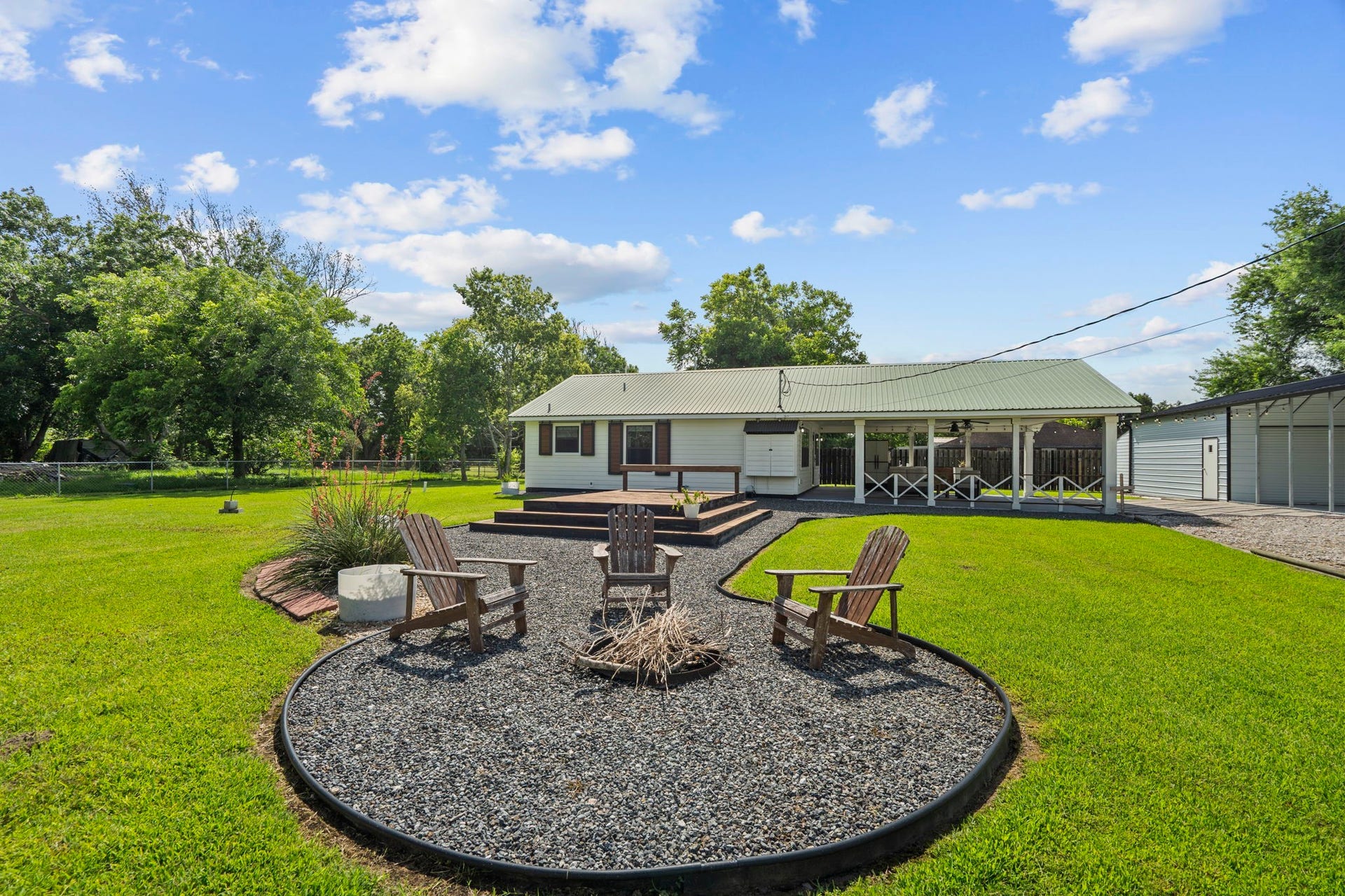 4901 S Elm Avenue, Santa Fe, TX 77517 4901 S Elm Avenue, Santa Fe, TX 77517