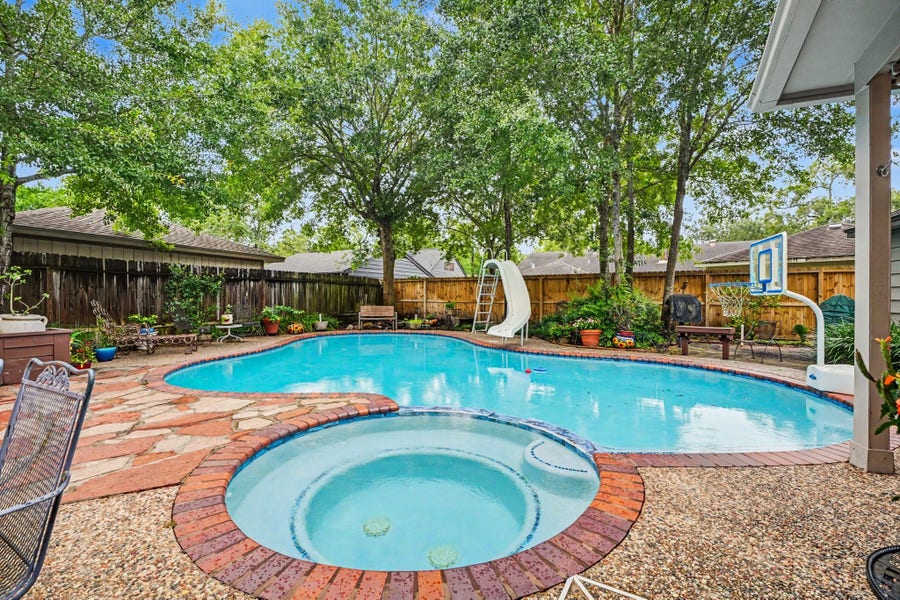 Property photo for 4106 Bayou Grove Drive, Seabrook, TX