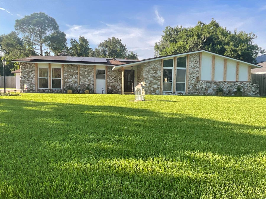 Property photo for 654 N Flamingo Drive, Seabrook, TX