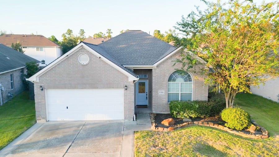 Property photo for 9314 E Lakeside Drive, Magnolia, TX