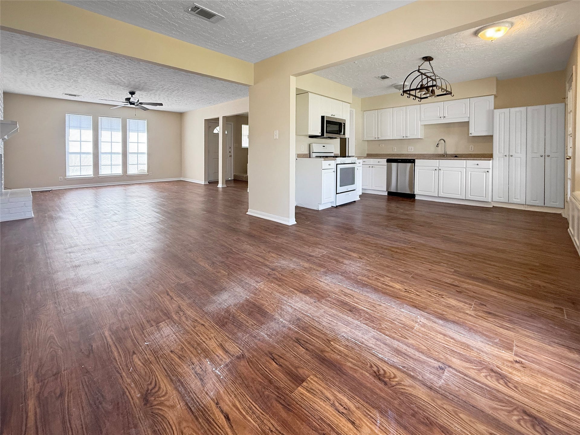 Dining into kitchen