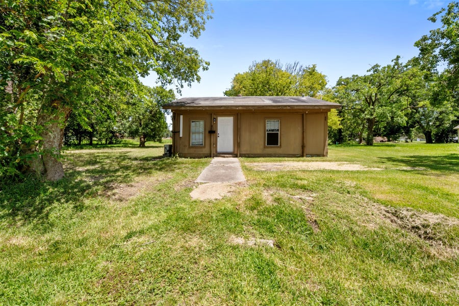 Property photo for 422 2nd Avenue N, Texas City, TX