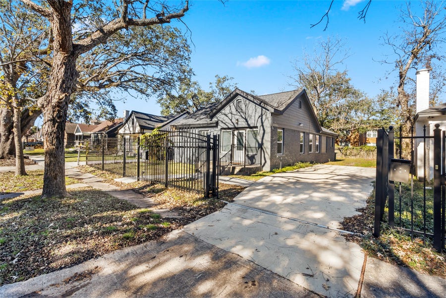 Property photo for 2711 Eagle Street, Houston, TX