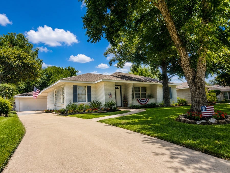 Property photo for 3118 Castlewood Street, Houston, TX
