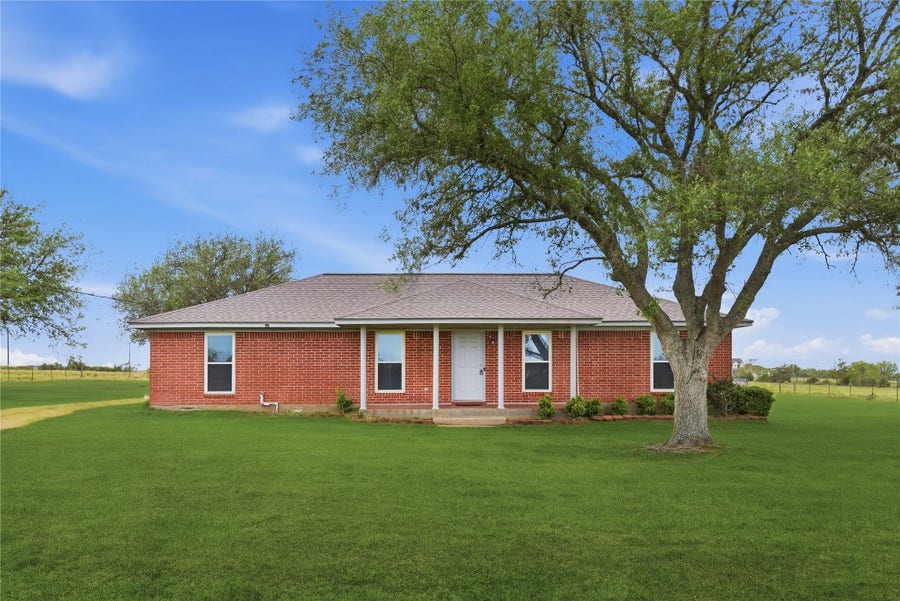 Property photo for 1250 Stockwell, Damon, TX