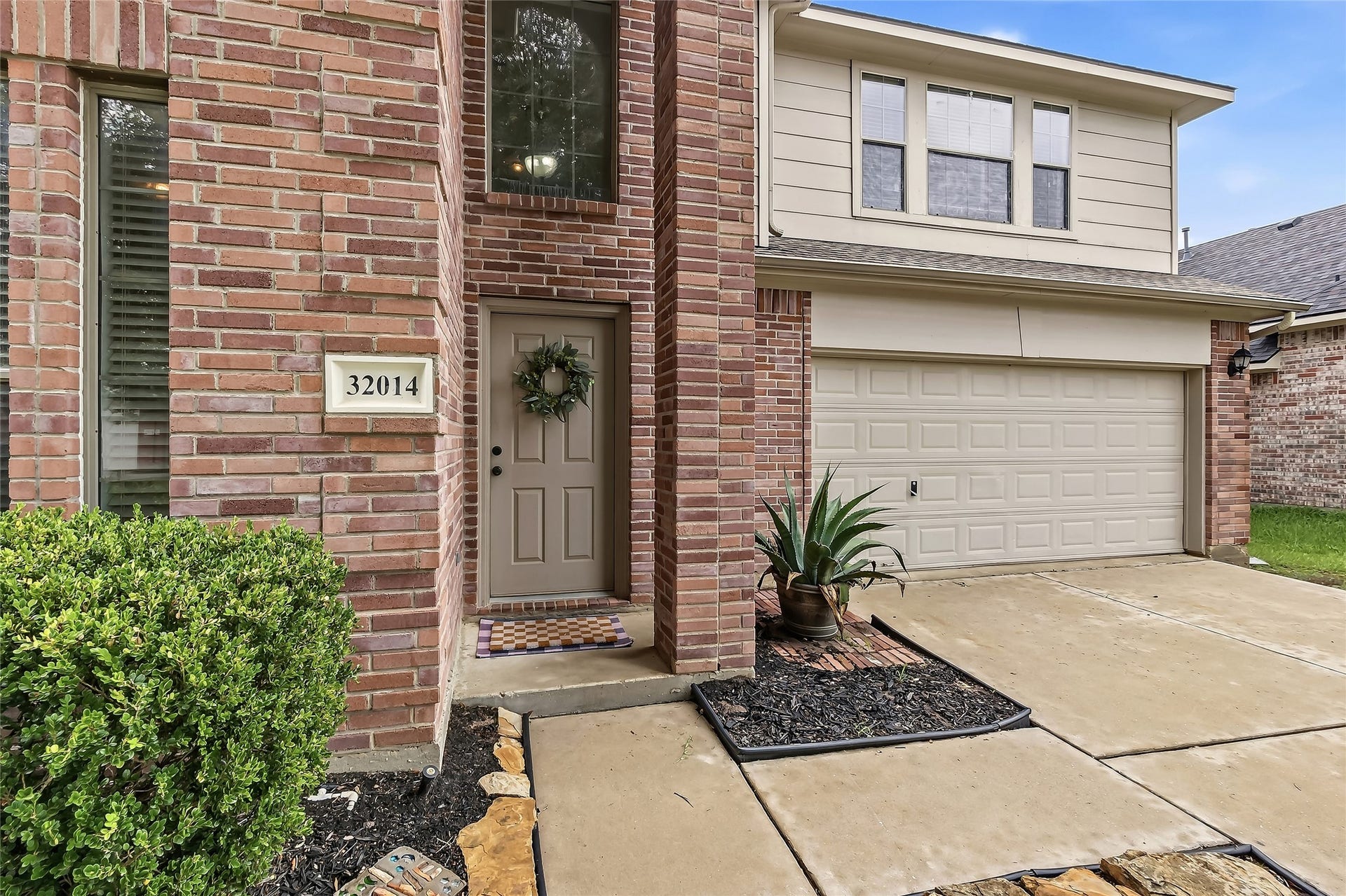 32014 Decker Oaks Drive, Pinehurst, TX 77362 32014 Decker Oaks Drive, Pinehurst, TX 77362
