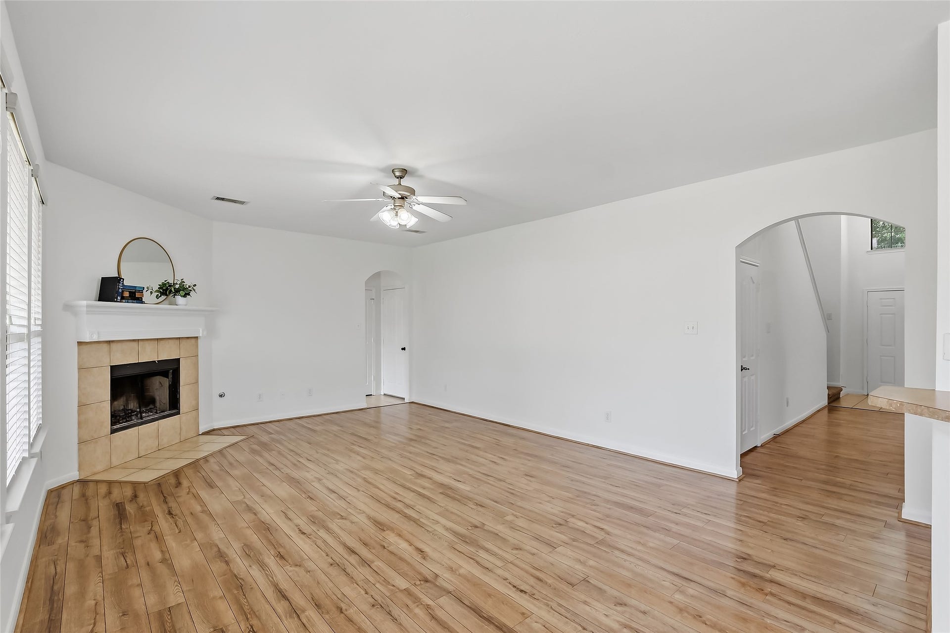 32014 Decker Oaks Drive, Pinehurst, TX 77362 32014 Decker Oaks Drive, Pinehurst, TX 77362