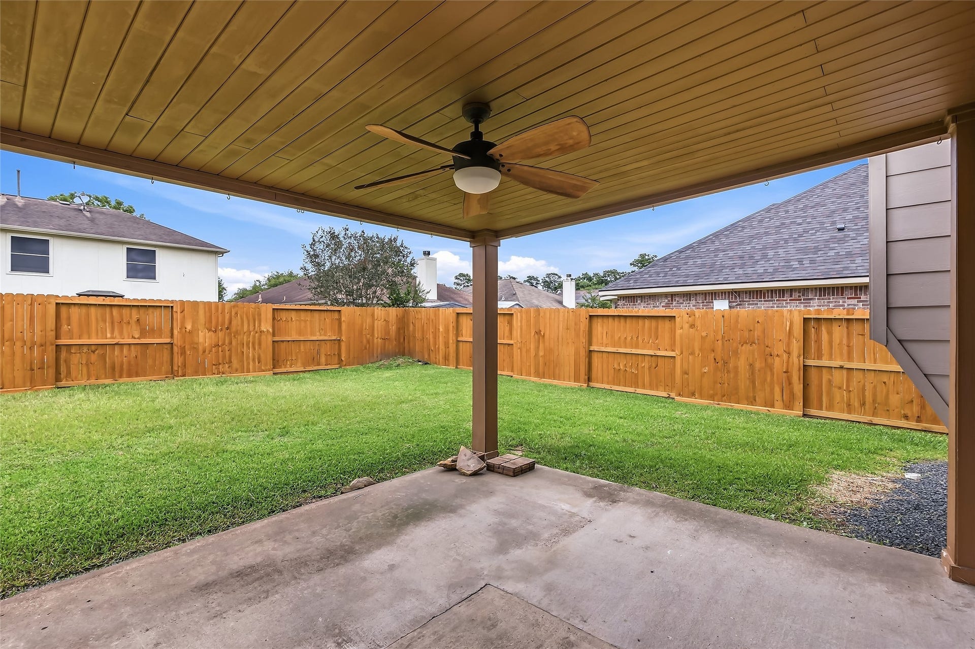 32014 Decker Oaks Drive, Pinehurst, TX 77362 32014 Decker Oaks Drive, Pinehurst, TX 77362