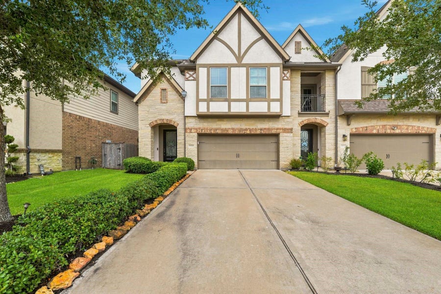 Property photo for 9527 Scanlan Heights Lane, Missouri City, TX