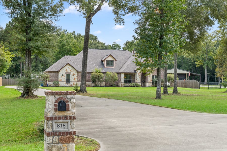 Property photo for 818 Commons Lake Edge Drive, Huffman, TX