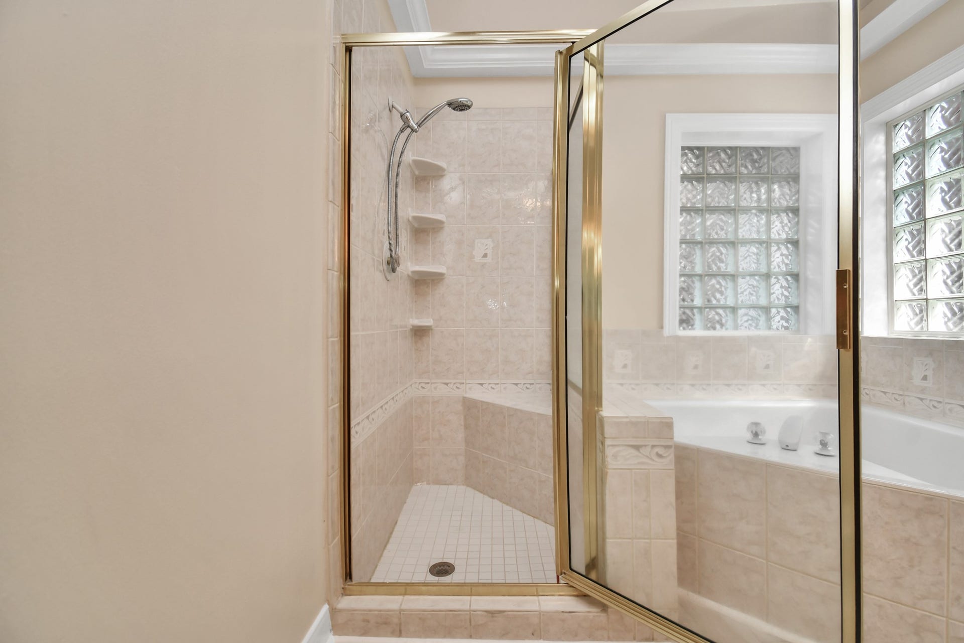 4727 Cashel Castle Drive, Houston, TX 77069 4727 Cashel Castle Drive, Houston, TX 77069