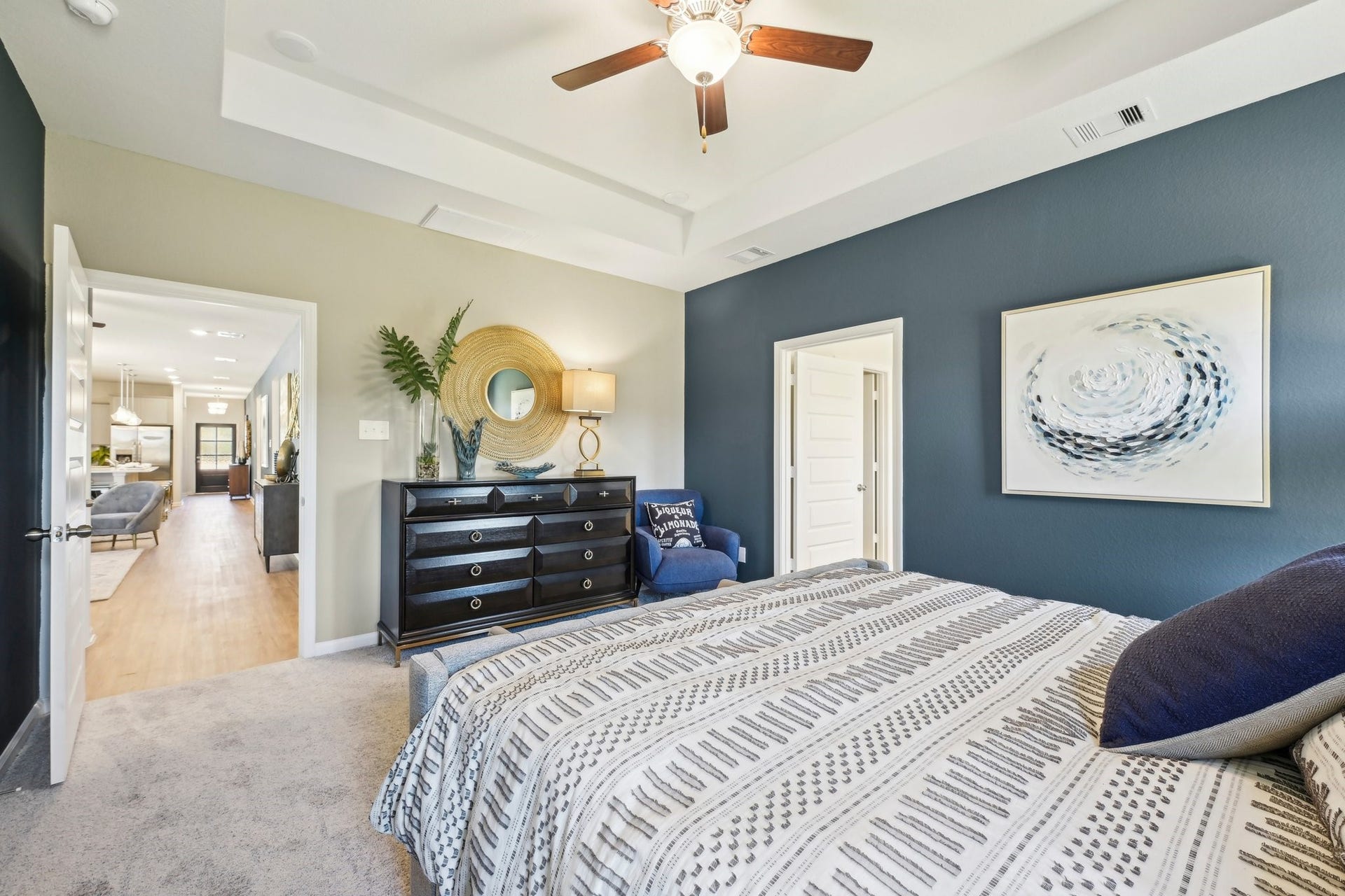 2831 Wind Cave Drive, Iowa Colony, TX 77583 Oakshire II- Primary Bedroom. Sample image for illustration; upgrades, options, and colors may vary.
