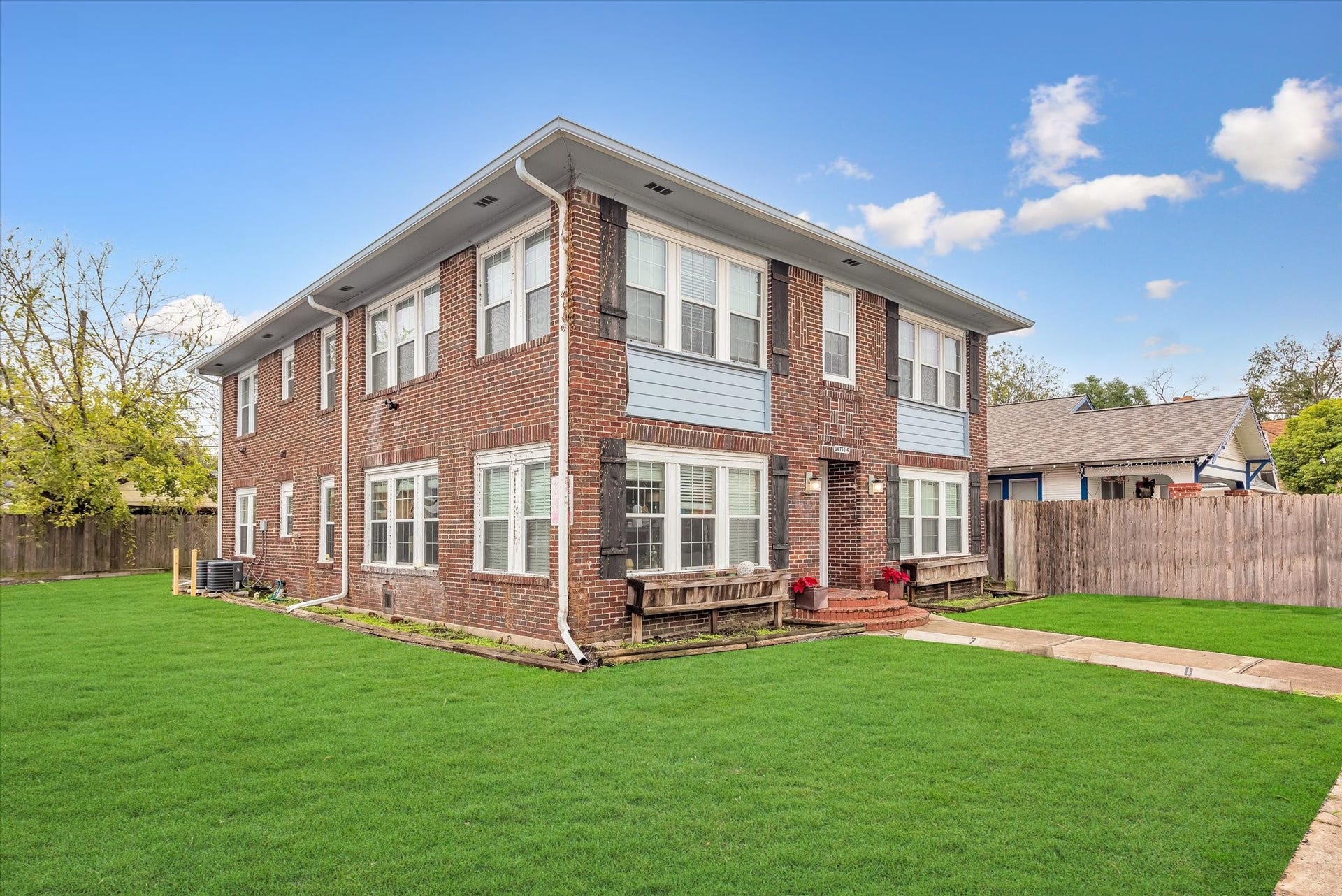 4114 Lamar Street, Houston, TX 77023 4114 Lamar Street, Houston, TX 77023