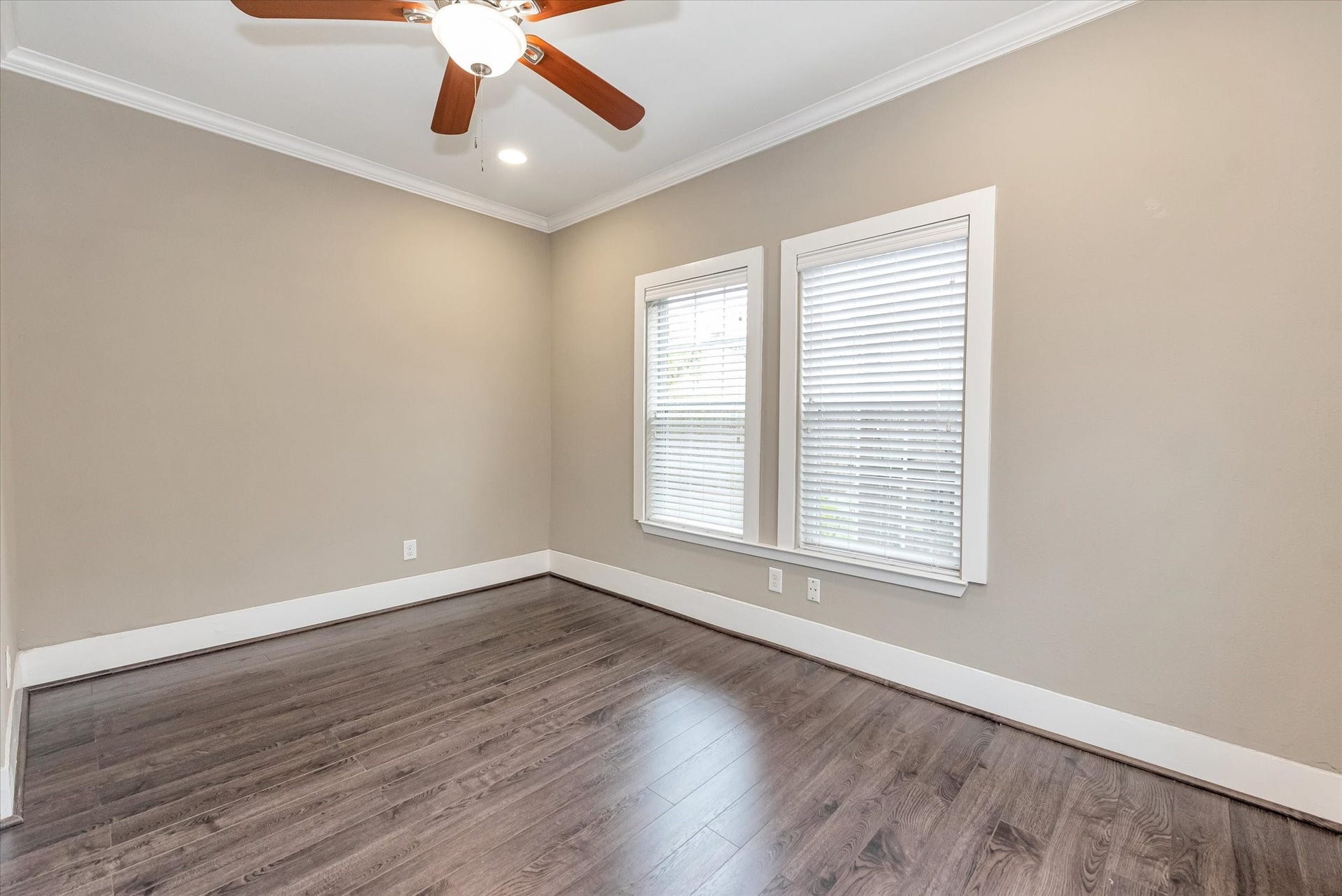 4114 Lamar Street, Houston, TX 77023 4114 Lamar Street, Houston, TX 77023