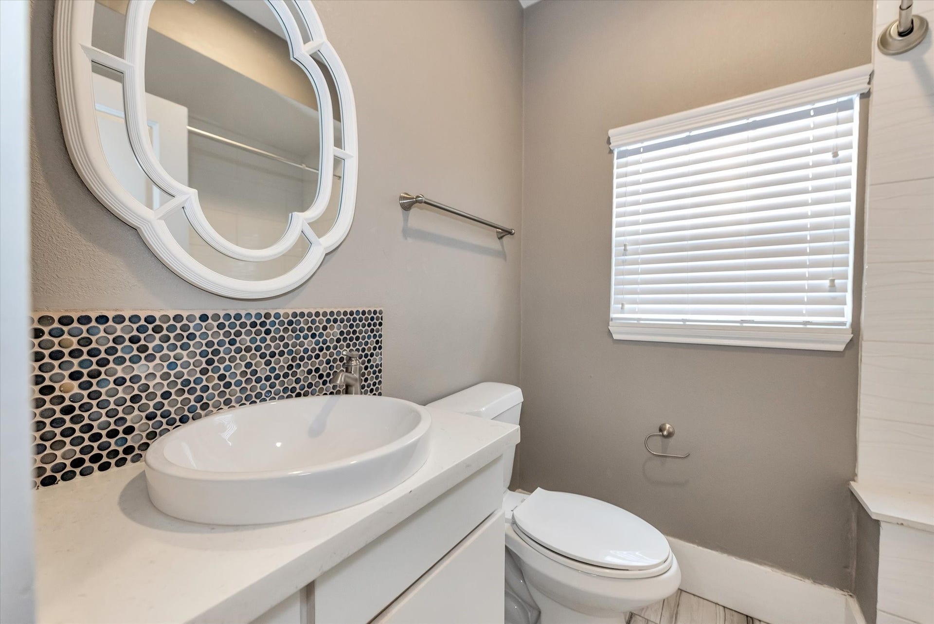 4114 Lamar Street, Houston, TX 77023 4114 Lamar Street, Houston, TX 77023