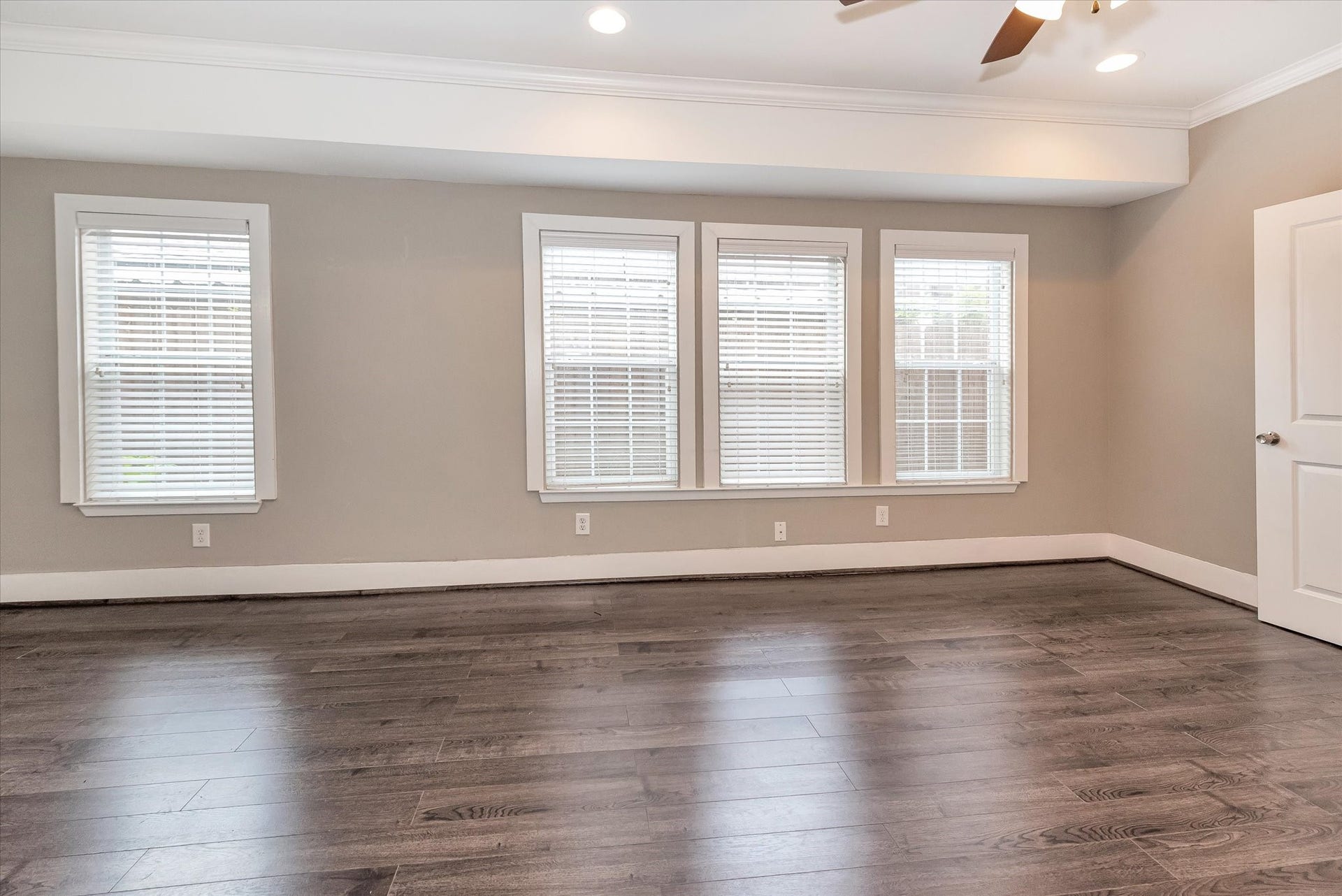 4114 Lamar Street, Houston, TX 77023 4114 Lamar Street, Houston, TX 77023