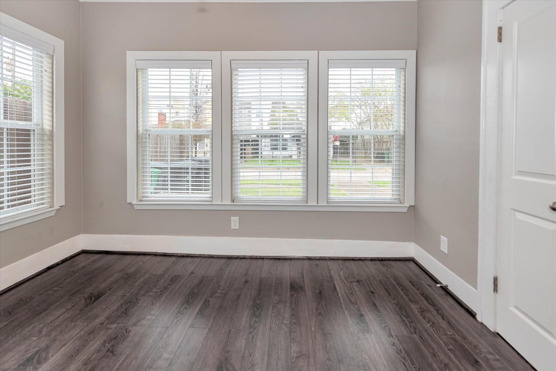 4114 Lamar Street, Houston, TX 77023 4114 Lamar Street, Houston, TX 77023