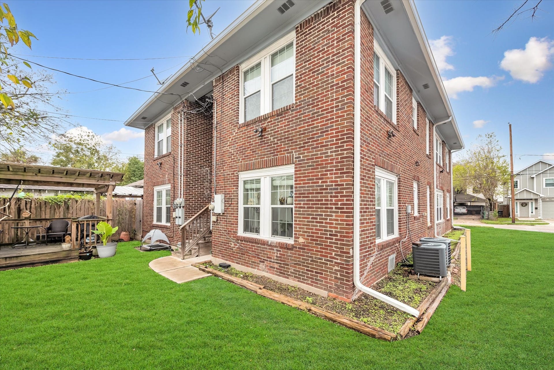 4114 Lamar Street, Houston, TX 77023 4114 Lamar Street, Houston, TX 77023