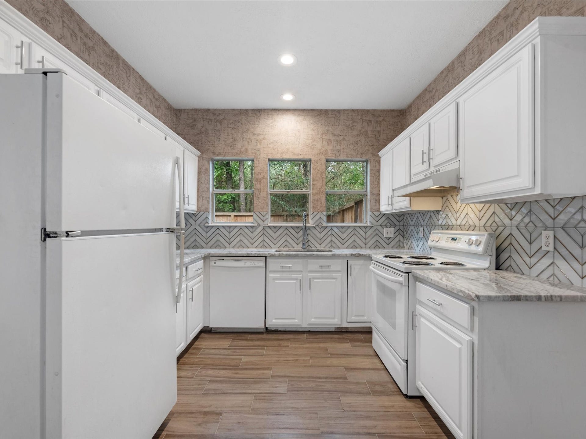 142 N Magnolia Pond Place, The Woodlands, TX 77381 142 N Magnolia Pond Place, The Woodlands, TX 77381