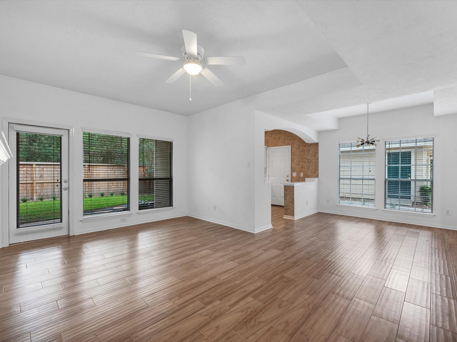 142 N Magnolia Pond Place, The Woodlands, TX 77381 142 N Magnolia Pond Place, The Woodlands, TX 77381