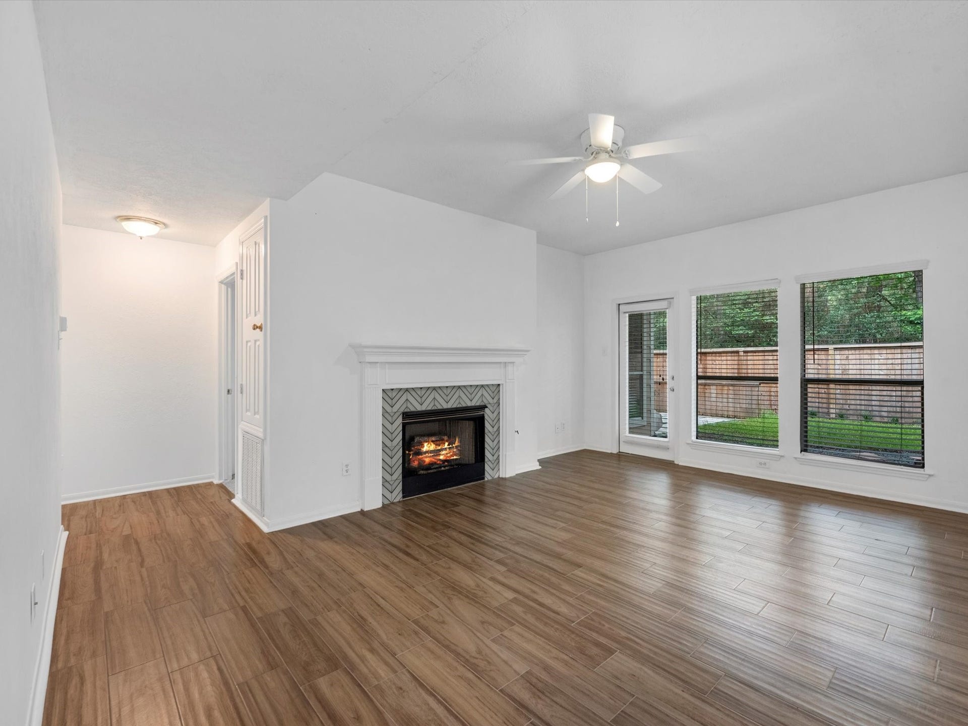 142 N Magnolia Pond Place, The Woodlands, TX 77381 142 N Magnolia Pond Place, The Woodlands, TX 77381