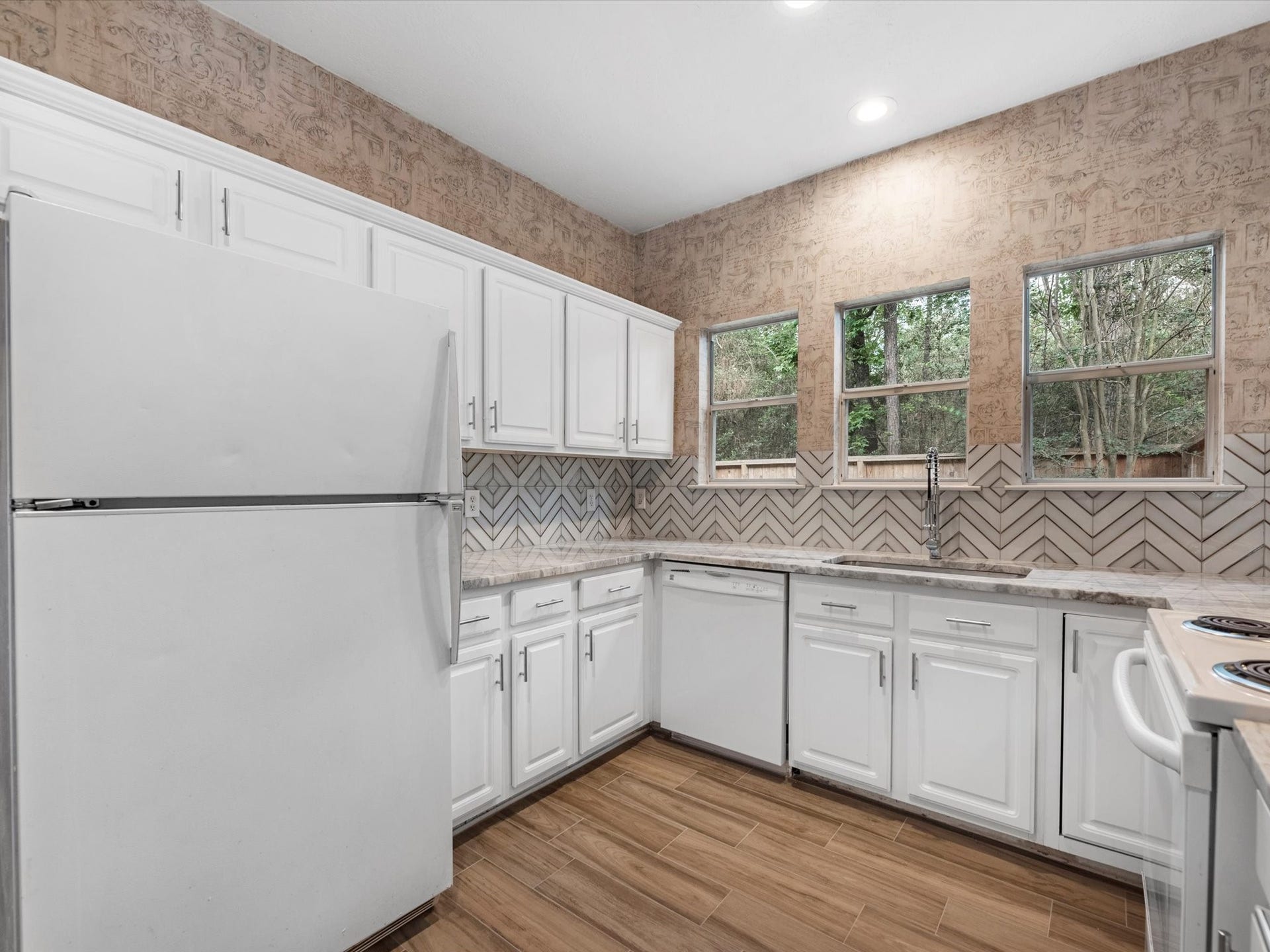 142 N Magnolia Pond Place, The Woodlands, TX 77381 142 N Magnolia Pond Place, The Woodlands, TX 77381