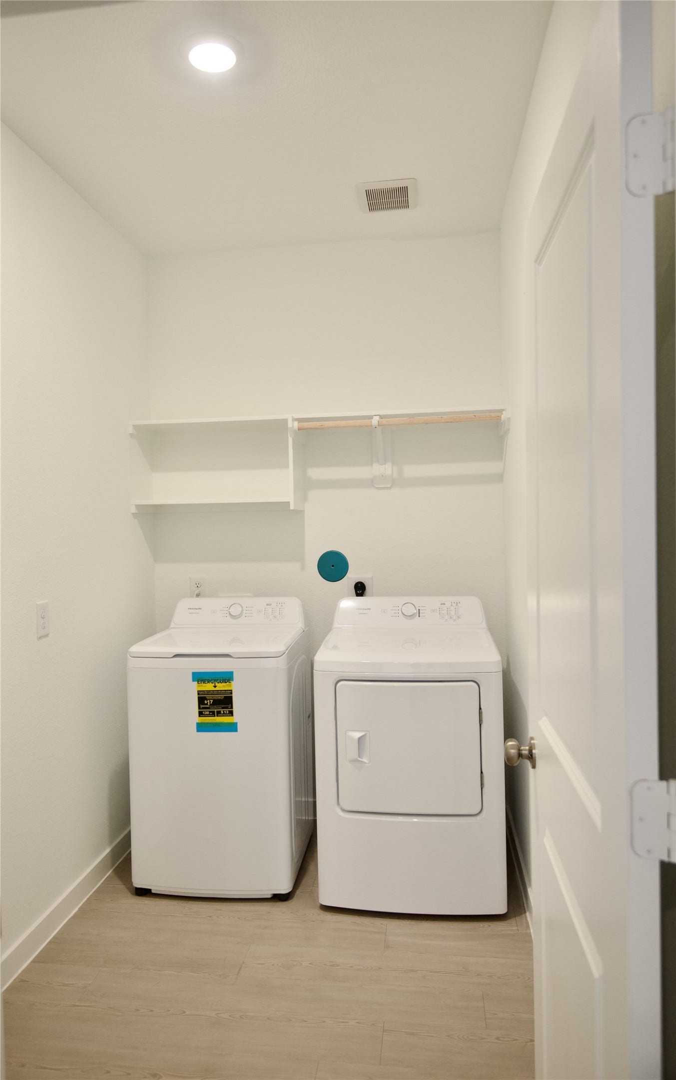 10615 Summers Way, Beasley, TX 77417 Washer and Dryer included