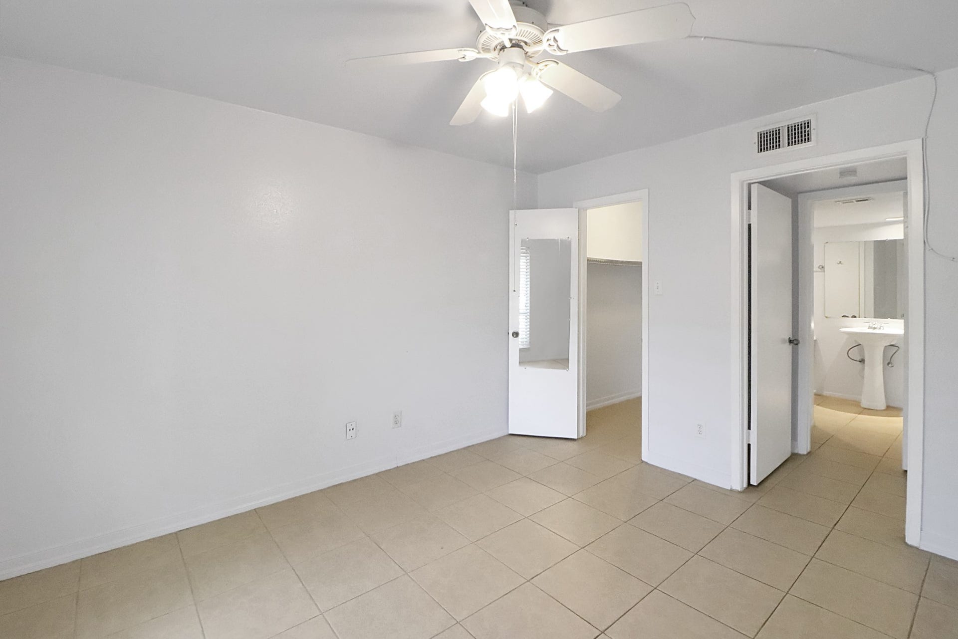 5929 Queensloch Drive, #234, Houston, TX 77096 5929 Queensloch Drive, #234, Houston, TX 77096