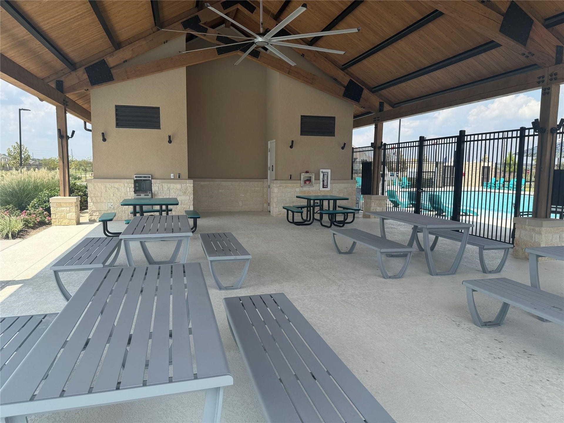 2527 Night Emerald Drive, Rosharon, TX 77583 2527 Night Emerald Drive, Rosharon, TX 77583