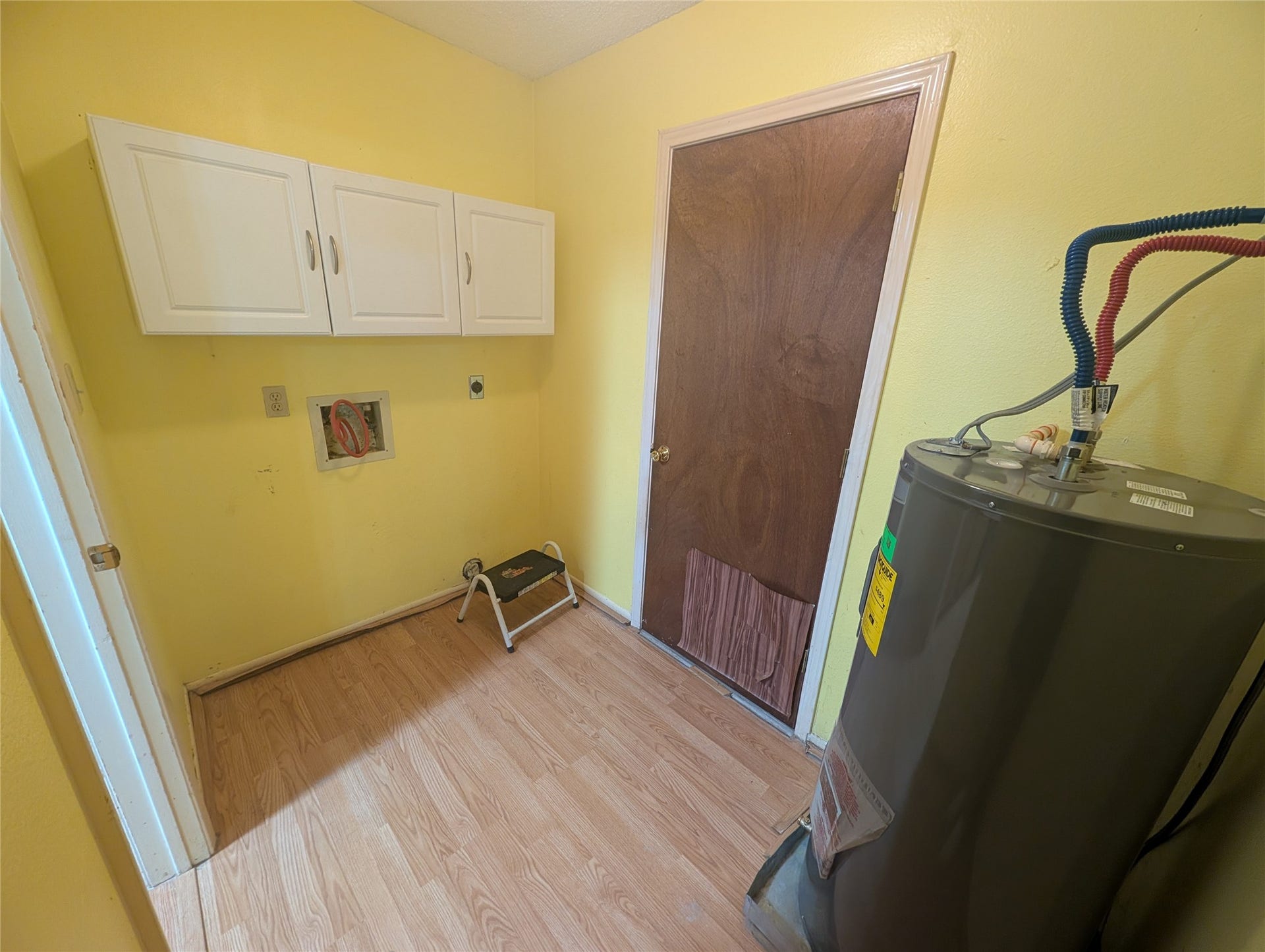 1301 Molina Court, Angleton, TX 77515 Utility room