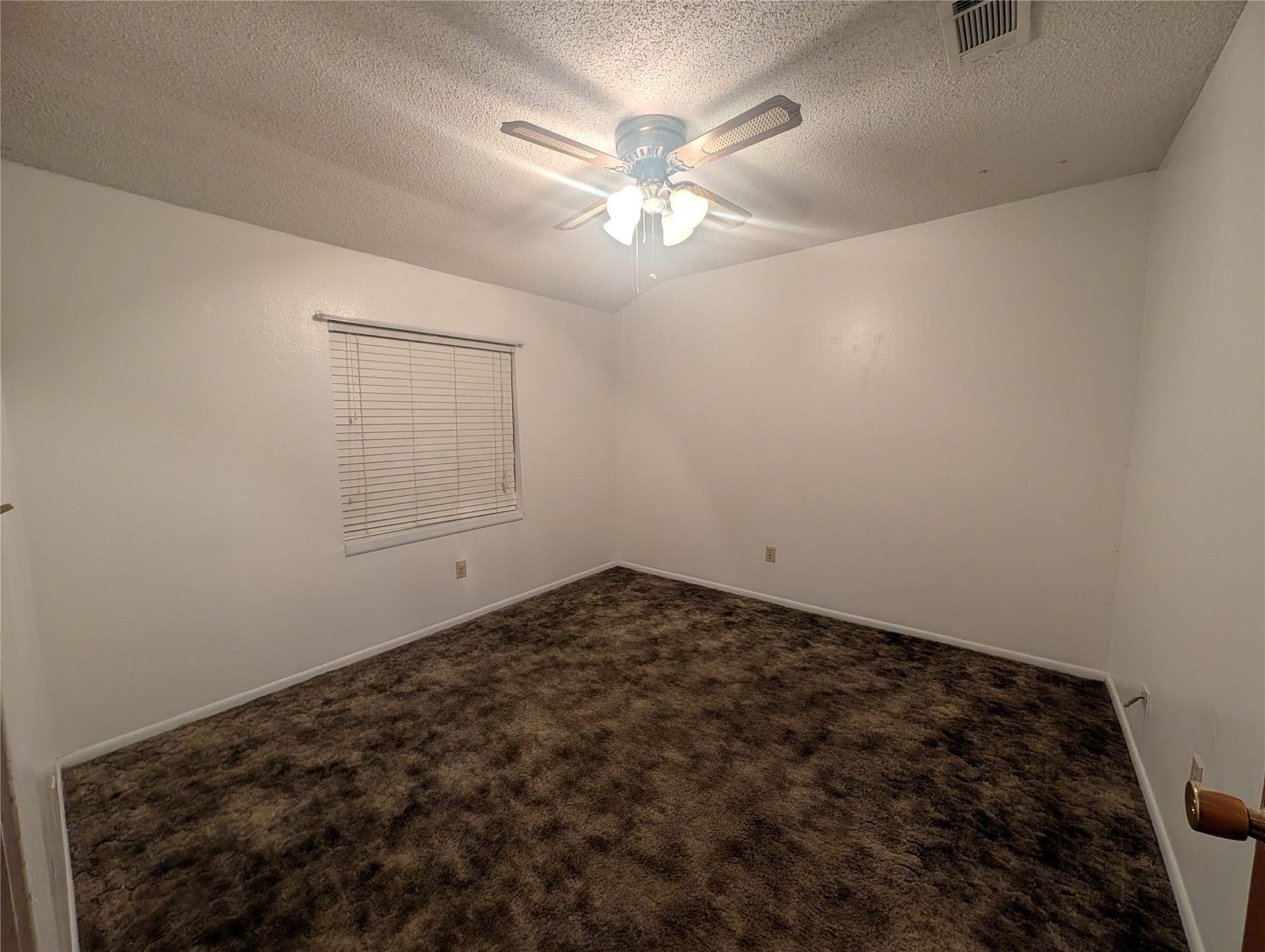 1301 Molina Court, Angleton, TX 77515 Bedroom 3