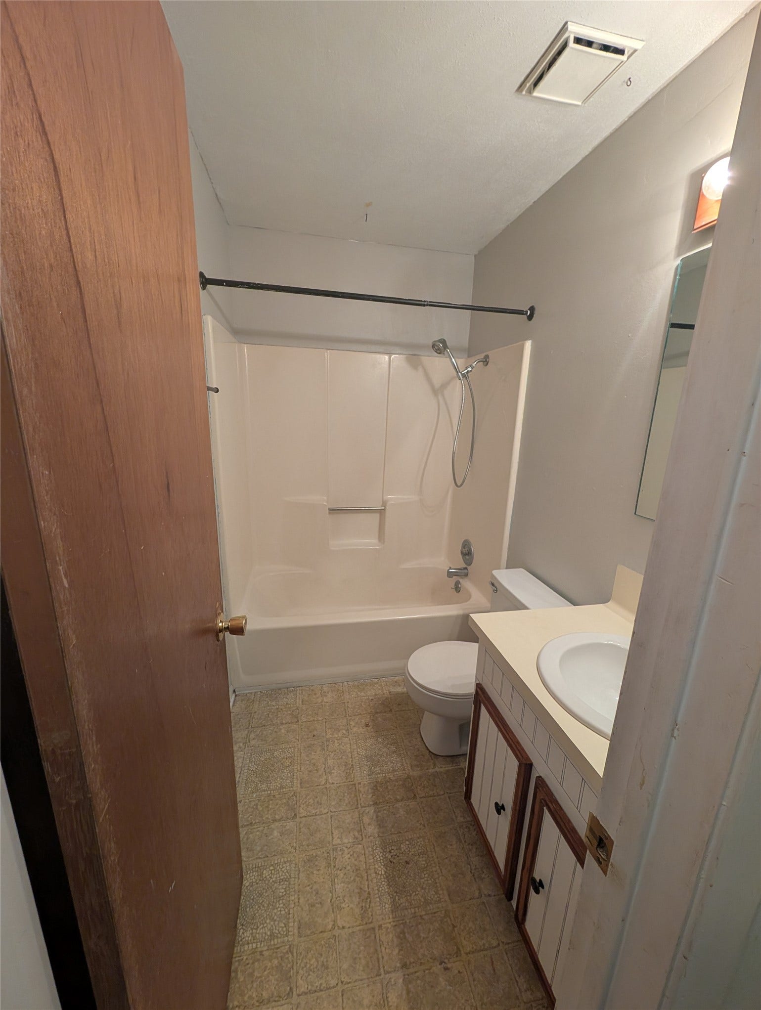 1301 Molina Court, Angleton, TX 77515 Secondary bath