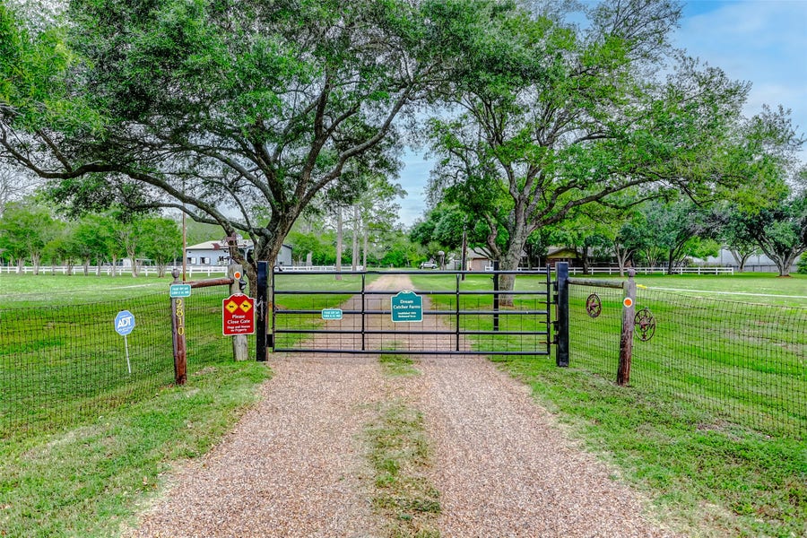 Property photo for 2810 Precinct Line Rd Road, Richmond, TX